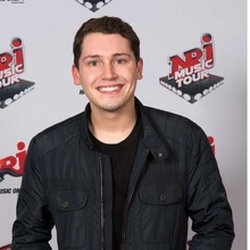 Cris Cab @ NRJ Music Tour de Paris - Photocall