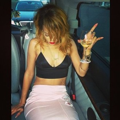 Rihanna : #NiggazNParis