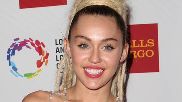 Miley Cyrus : dans une série réalisée par Woody Allen!