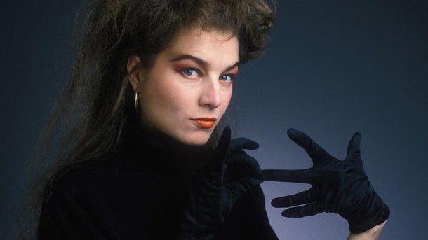 Redécouvrez la carrière d’Elli Medeiros en 5 chansons inoubliables