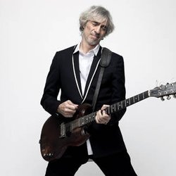 Grizzly : Louis Bertignac sort les guitares