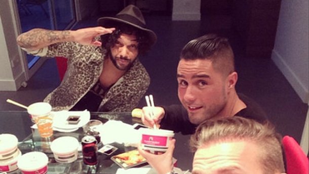 M. Pokora : soirée foot entre amis !