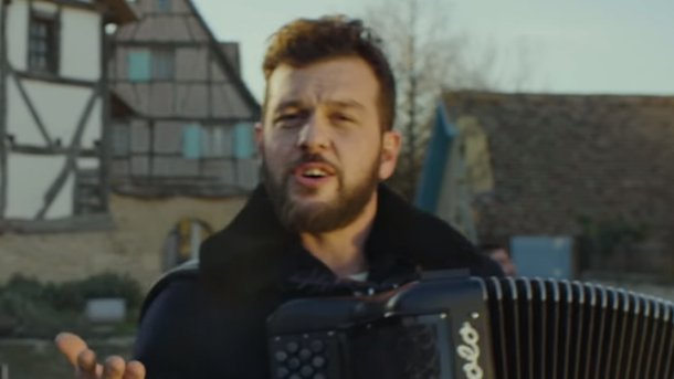 Claudio Capéo : découvrez le clip de «Plus Haut» tourné en Alsace !