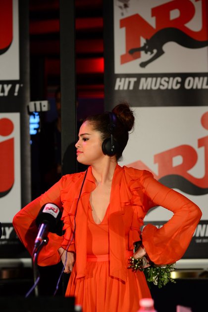 Selena Gomez à Paris chez Cauet