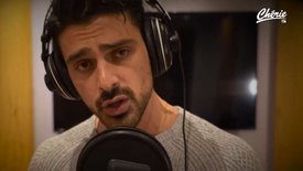 Michele Morrone interprète pour Chérie FM "Hard for me" et "Dad"