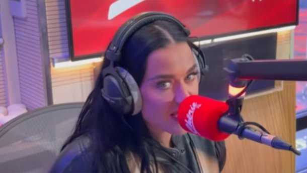 Katy Perry se prête au jeu du titre ultime !