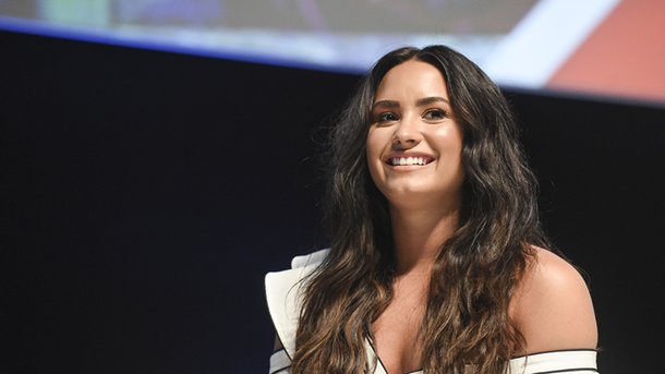 Demi Lovato: un couple fait sa demande en mariage sur scène!