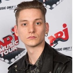 Thomas Azier @ NRJ Music Tour de Paris - Photocall