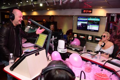 Lady Gaga en interview exclusive chez Cauet sur NRJ !