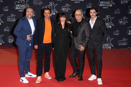 Cauet et toute l'équipe de C'Cauet sur NRJ - Tapis Rouge des NRJ Music Awards 2022