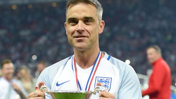 Quand Robbie Williams chante sa passion pour le football