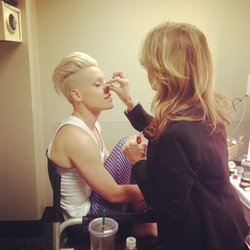 P!nk: préparation pour tout déchirer au Staples Center!!! bien dans mes Nike merci à JeanetteJenkins and Room 72!!!! Lets do this LA!!