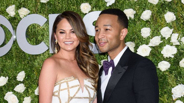 John Legend et Chrissy Teigen révèlent le sexe de leur bébé!