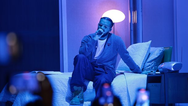 Drake dévoile l’inédit « Slime You Out » avec SZA