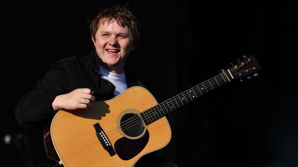 Lewis Capaldi : un vrai boute-en-train sur les réseaux sociaux !