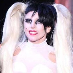 Lady Gaga au défilé Thierry Mugler à Paris
