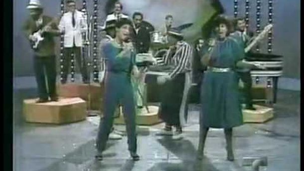 Miami Sound Machine - Baila Conmigo