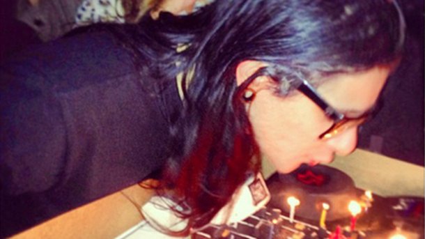 Skrillex prend feu pour son anniversaire !