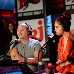 Selena Gomez à Paris chez Cauet