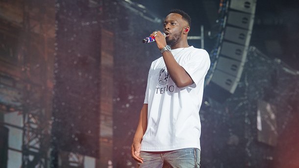 Dadju sacré disque d’or pendant son concert à l’AccorHotels Arena!