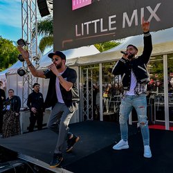 Claudio Capéo et Kendji Girac - Manu dans le 6/9