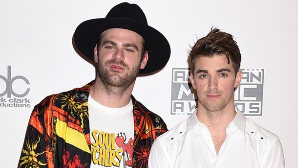 The Chainsmokers : découvrez-les jeunes dans le clip de «Young»!