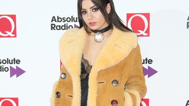 Charli XCX : elle ne veut pas faire de détox!