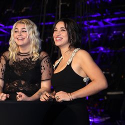 Louane et Camélia Jordana - Backstage NRJ Music Awards Paris Edition