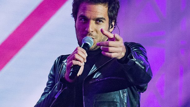 Amir dévoile la chanson «On est tous là» pour l'association Premiers de Cordée
