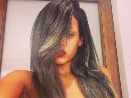 Rihanna : "le gris est le nouveau noir ! Le blond est trop commun"