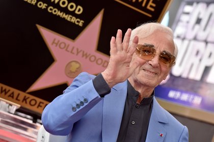 Charles Aznavour est consacré par une étoile sur le Walk of Fame sur Hollywood Boulevard, en 2017.