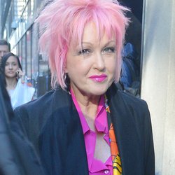 Cyndi Lauper : une fan du rose