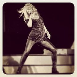 Shakira enceinte et toujours au top sur scène