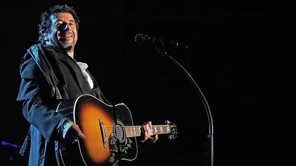 Patrick Bruel célèbre son album culte "Alors regarde" avec une tournée anniversaire