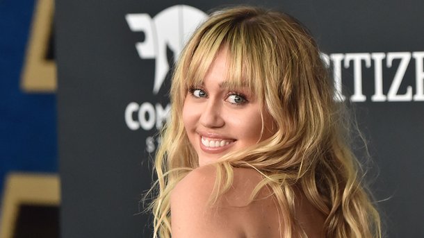 Miley Cyrus réclame la "libération" de Britney Spears!