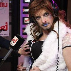 Lundi 9 Mars 2015 Cauet fête la journée de la femme