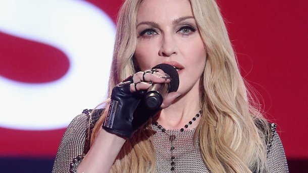 Madonna reviendrait bientôt avec un nouveau titre: « Beautiful Game »