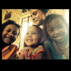 Selena Gomez au Nepal !