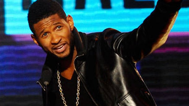 Usher et Shakira jouent les remplaçants dans The Voice !