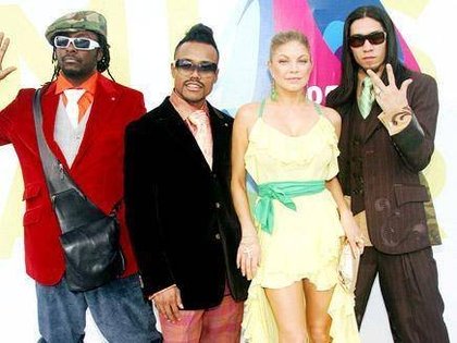 Les Black Eyed Peas rendent hommage au Japon
