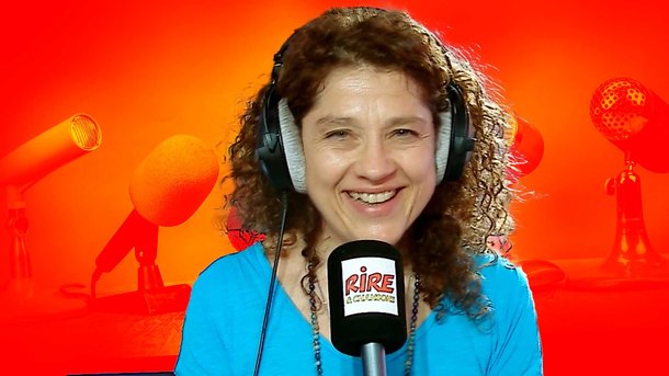 Humour et actualité - Karine Dubernet :  Le flyer anti agression de Darmanin - La drôle de minute