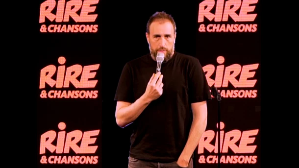 Aymeric Carrez sur la scène du Rire & Chansons Comedy Club : "Le travail"