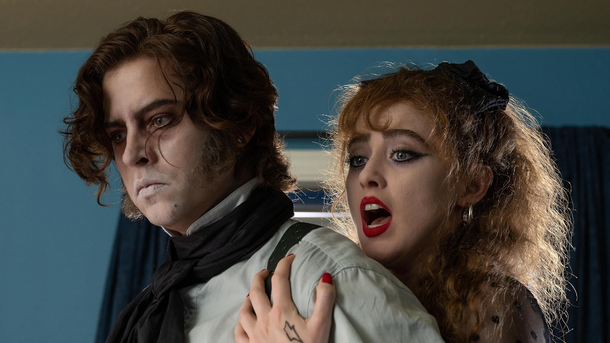 Cole Sprouse méconnaissable en zombi dans « Lisa Frankenstein »