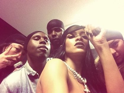 RIHANNA : Stocking cap posse #GivenchyGhettoGoth
