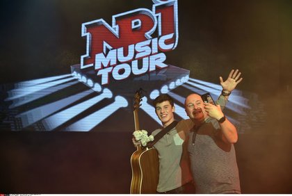 Shawn Mendes et Cauet - NRJ Music Tour Beauvais 2016