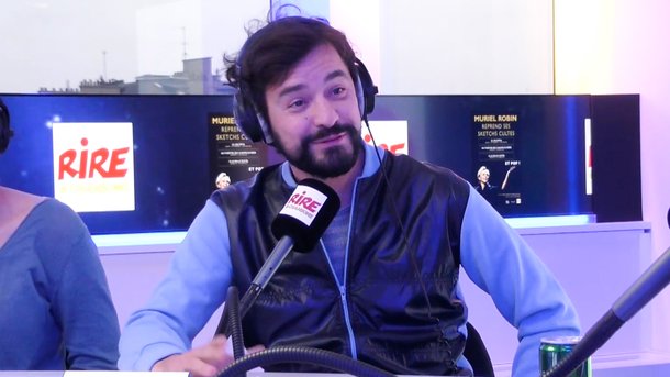 Tristan Lucas à Muriel Robin :  "Vous venez parler de votre spectacle qui reprend vos plus grands sketchs, un spectacle intitulé 'et pof'... et qui succède à... 'Tsoin-tsoin'. D'où ma question : 'Mais d'où vous vient cette créativité ?' "