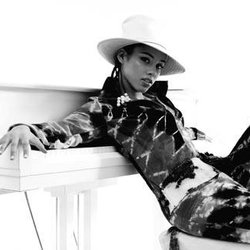 Alicia Keys et la machine à écrire