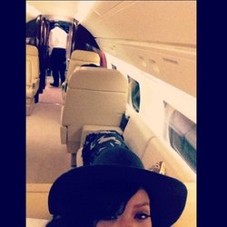 Toute seule dans mon gros jet!!! On se revoit vite les amours