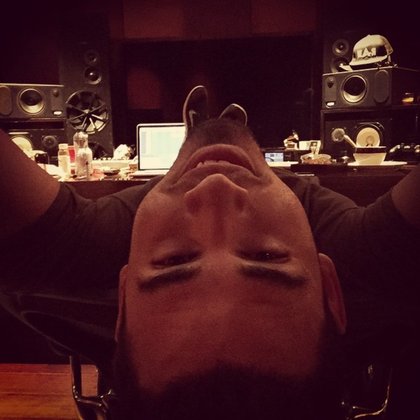 Afrojack: Upsidedown in the studio! #5am #WorkHardPlayHardatTheSameDamnTime
