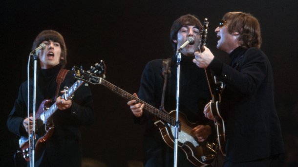 Perdue depuis 50 ans, une célèbre guitare de John Lennon retrouvée dans un grenier